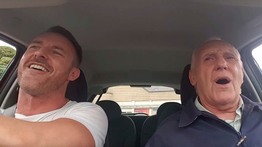 Simon and Ted singing Quando, Quando, Quando