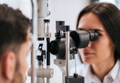 Optician's eye test could detect signs of dementia. Credit: 4 PM production/ Shutterstock