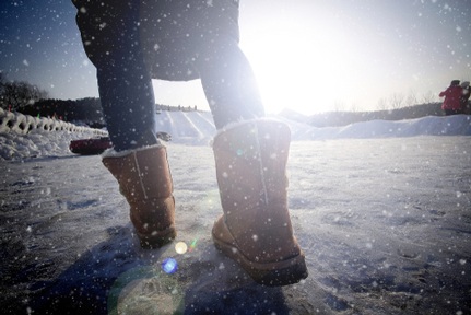Care workers brave snow to get to housebound elderly Credit: Shutterstock/ Capital Letter