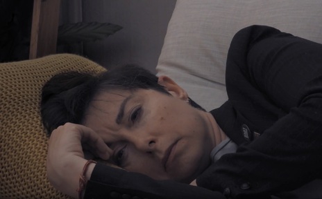 TV presenter Sue Perkins in the Cadburys TV advert made in collaboration with Age UK. Credit: Cadbury