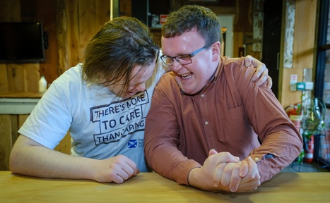 L-R: Lee Robertson and Steven Imlah. Credit: Scottish Social Services Council (SSSC).