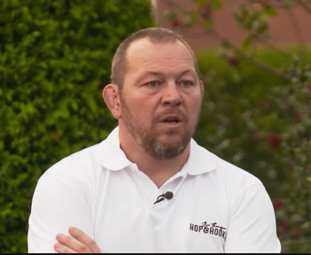 The ex England star Steve Thompson was diagnosed with early onset dementia at the age of 42.