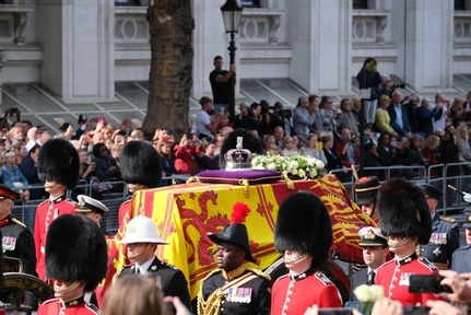 14 Sept: Queen's coffin on way to  Westminster Hall.Credit: Turgut Cetinkaya/Shutterstock