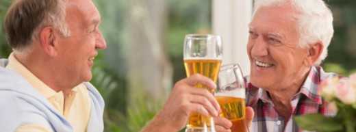 The secret to a long life? Enjoy a daily drink and gain a few extra pounds