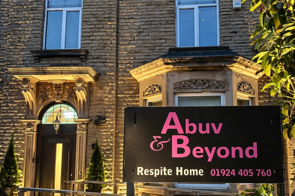 Abuv & Beyond, Heckmondwike