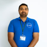 Mo